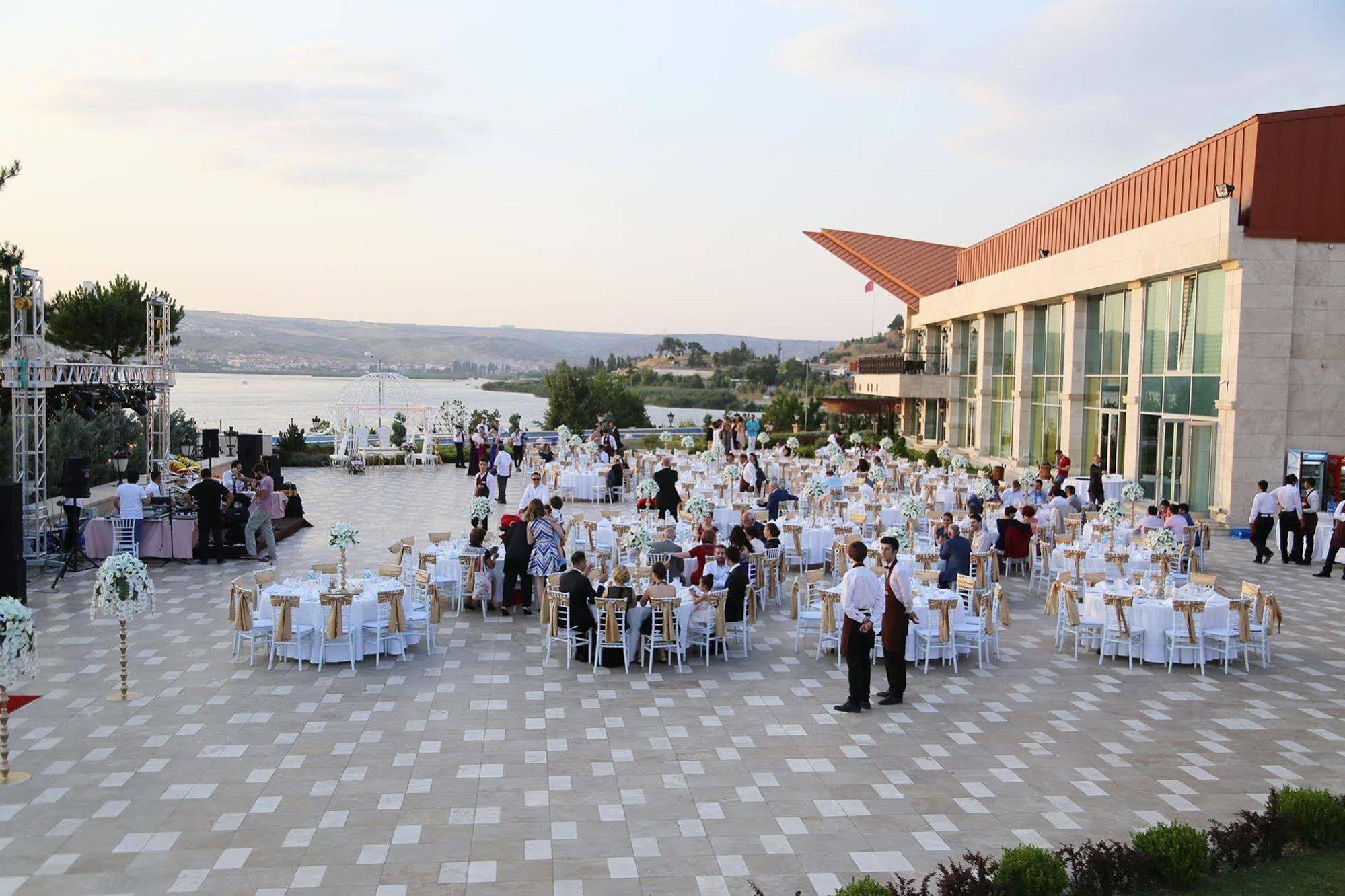 Kronos Hotel Golbası エクステリア 写真