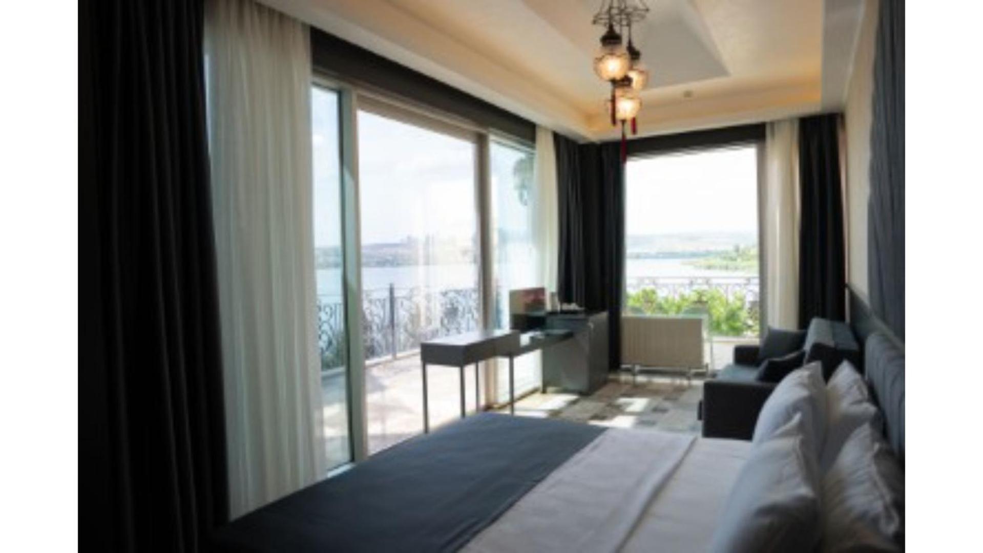 Kronos Hotel Golbası エクステリア 写真