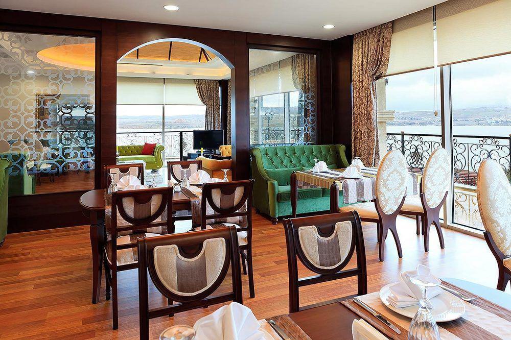 Kronos Hotel Golbası エクステリア 写真