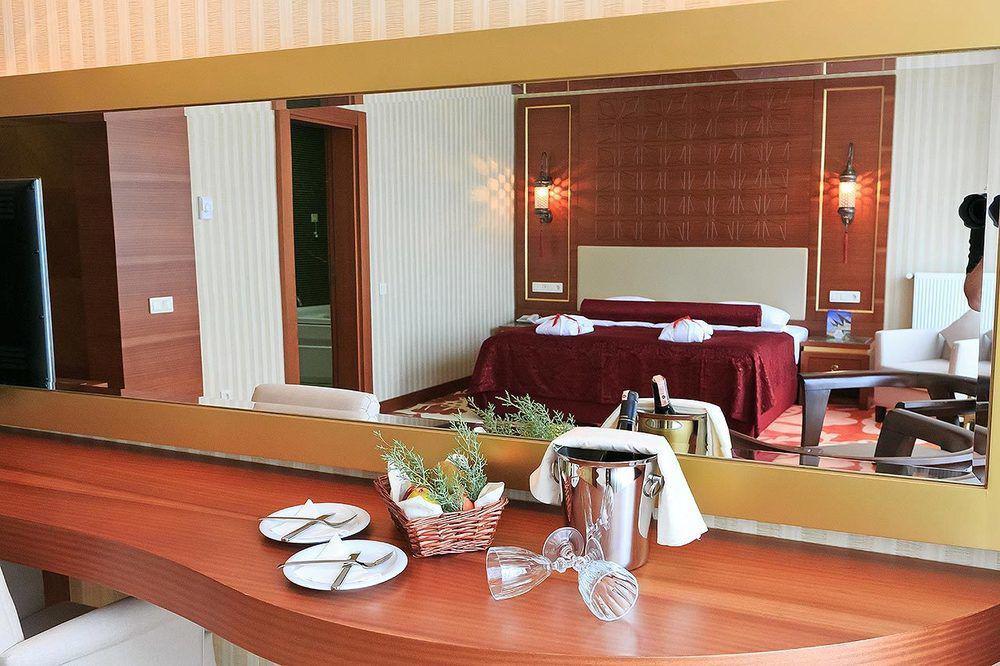 Kronos Hotel Golbası エクステリア 写真