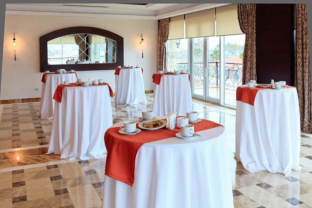 Kronos Hotel Golbası エクステリア 写真