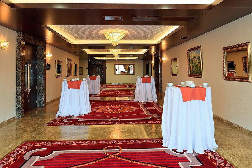 Kronos Hotel Golbası エクステリア 写真
