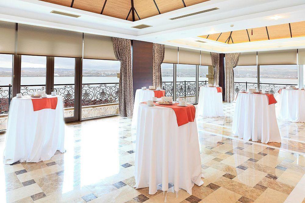Kronos Hotel Golbası エクステリア 写真