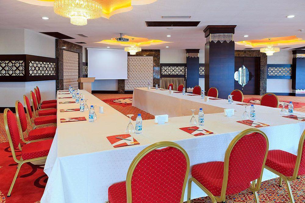 Kronos Hotel Golbası エクステリア 写真