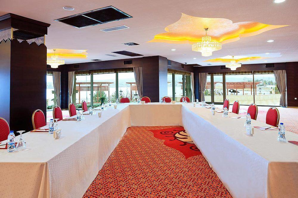 Kronos Hotel Golbası エクステリア 写真